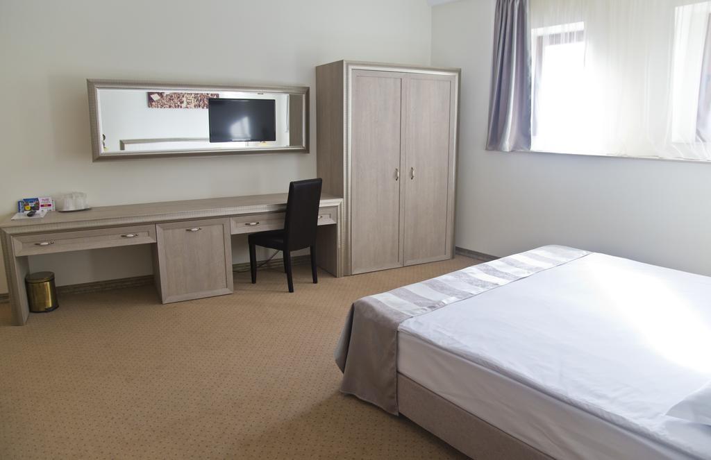 Euro Hotel Grivita Bucarest Extérieur photo